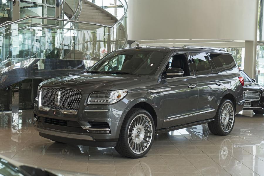 Lincoln Navigator on Forgiato Wheels (Calibro-M) '2018